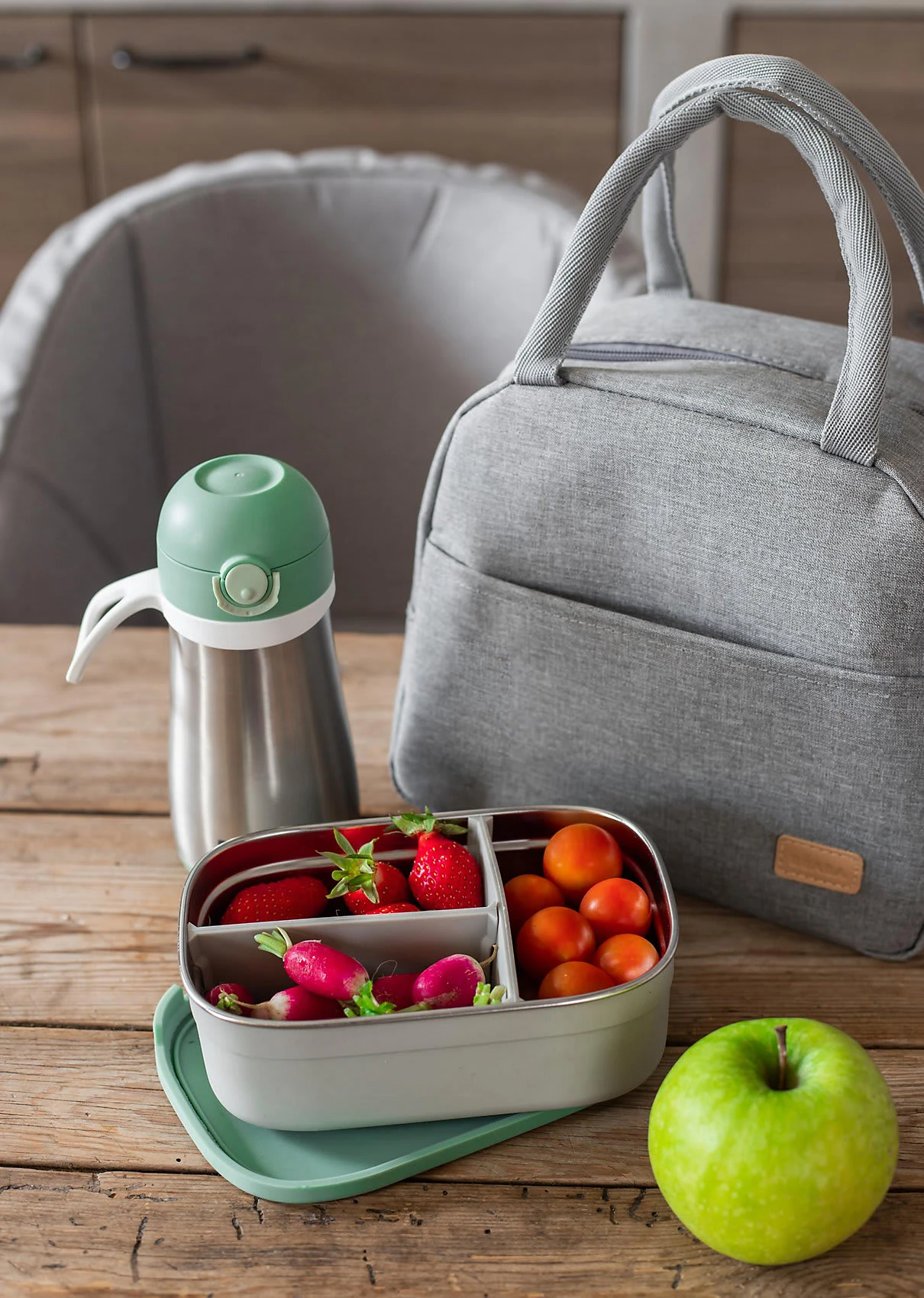 Beaba Edelstahl Brotdose Velvet Grau/salbeigrün 10 Beaba Edelstahl Brotdose Velvet Grau/salbeigrün – Bild 10