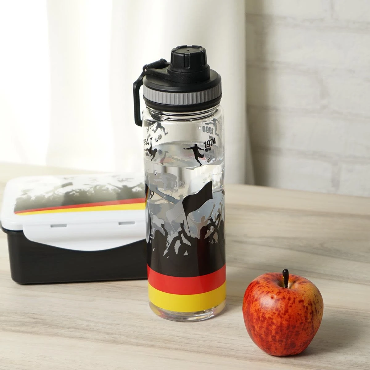 Geda Labels Trinkflasche Fußball Titel 750ml 2 Geda Labels Trinkflasche Fußball Titel 750ml – Bild 2