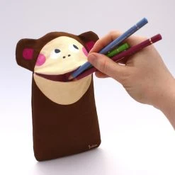 Julica Stiftemäppchen "Alma Affe" In Braun - Inkl. Malheft Und Geschenkkarte -Yeaz Geschäft julica stiftemappchen alma affe in braun inkl malheft und geschenkkarte 2