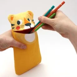 Julica Stiftemäppchen" Tom Tiger" In Gelb - Inkl. Malheft Und Geschenkkarte -Yeaz Geschäft julica stiftemappchen tom tiger in gelb inkl malheft und geschenkkarte 2