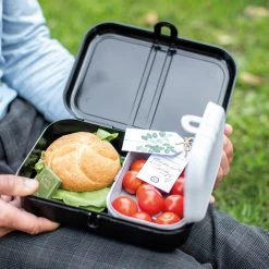 Koziol PASCAL L * - Lunchbox Mit Trennsteg In Cosmos Black-cotton White -Yeaz Geschäft koziol pascal l lunchbox mit trennsteg in cosmos black cotton white 2 scaled