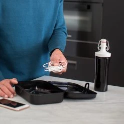 Koziol PASCAL L * - Lunchbox Mit Trennsteg In Cosmos Black-cotton White -Yeaz Geschäft koziol pascal l lunchbox mit trennsteg in cosmos black cotton white 3 scaled