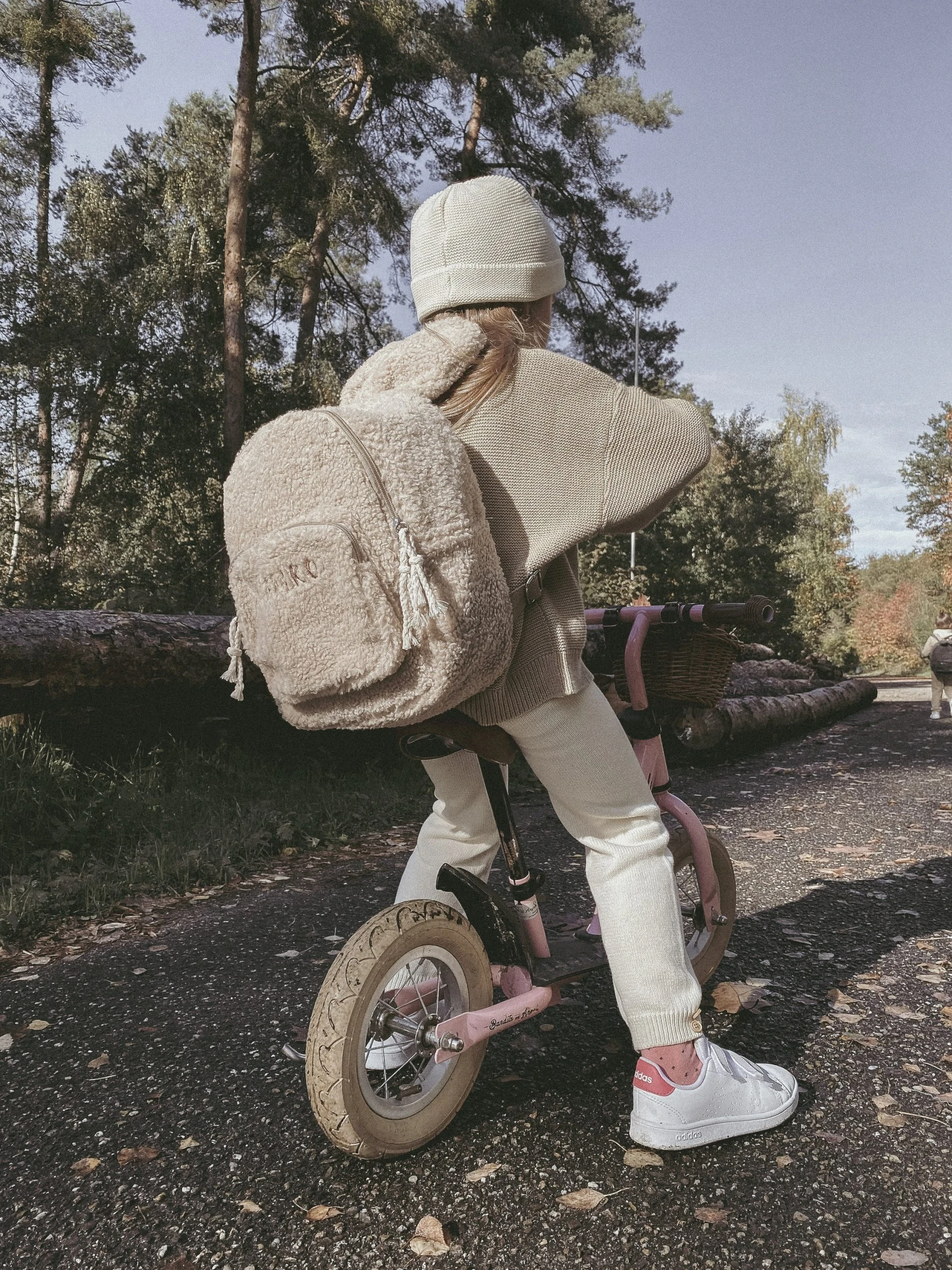 MORIIKO Kids Backpack Doeskin Cm In Beige 2 MORIIKO Kids Backpack Doeskin Cm In Beige – Bild 2